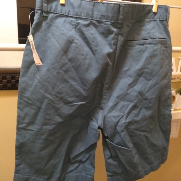 Old navy Big kids Boys khaki shorts - Picture 4 of 6